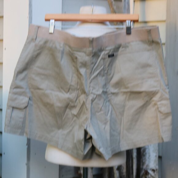 LEE Plus Size Tan Stretch Cotton Blend Back Elastic Waistband Cargo Shorts - Picture 3 of 7